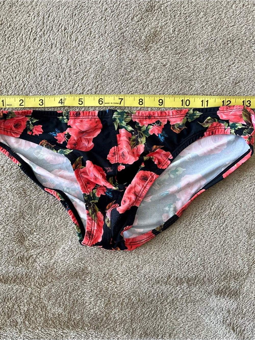 Low-Rise Men's Swim Briefs in Black with Red Rose Print - Picture 4 of 5